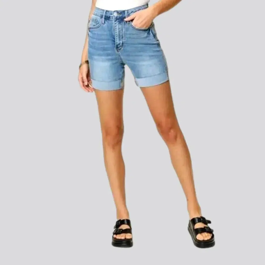 Casual folded-hem denim shorts for ladies