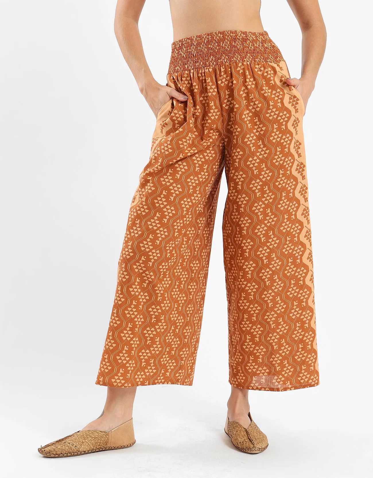 Wide leg pants on printed cotton with wide elastic waistband