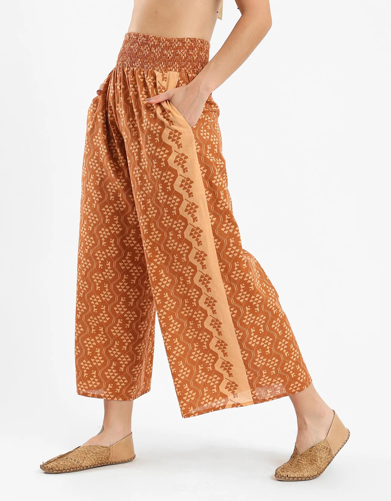 Wide leg pants on printed cotton with wide elastic waistband